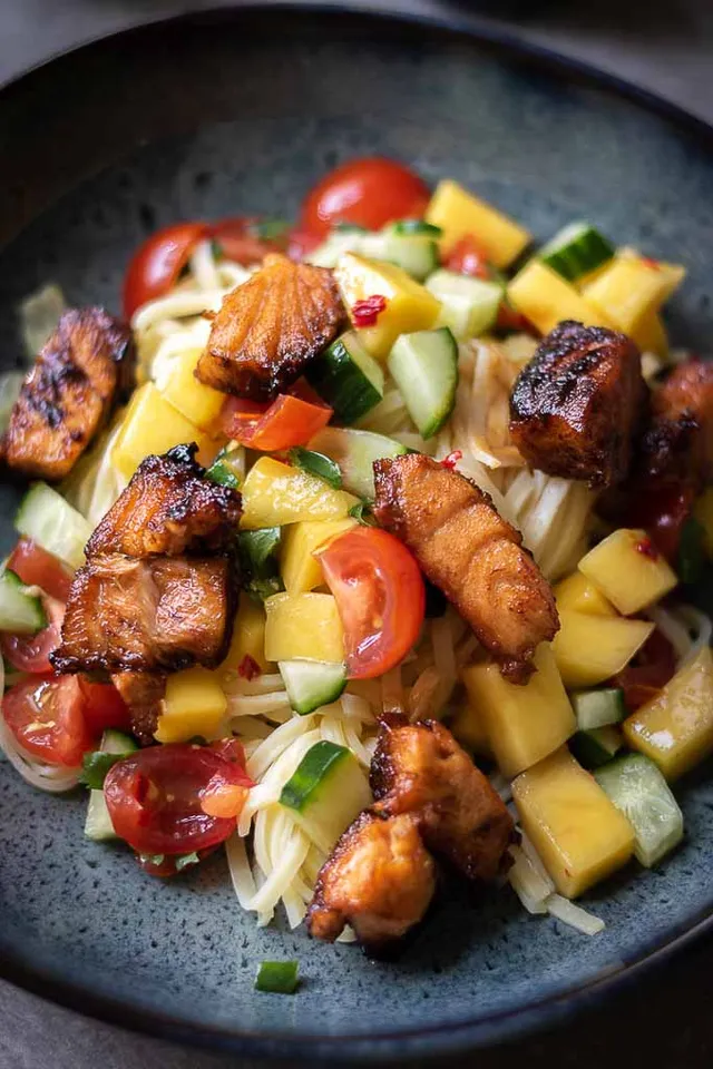 Laks og mangosalat