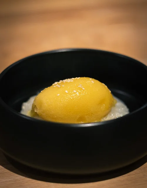 Mangosorbet med sticky rice