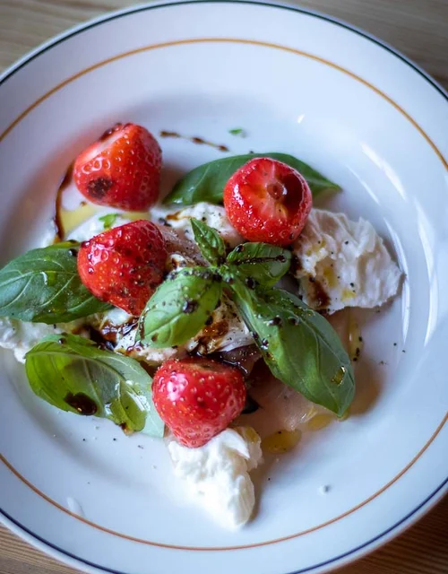 Jordbær og mozzarella