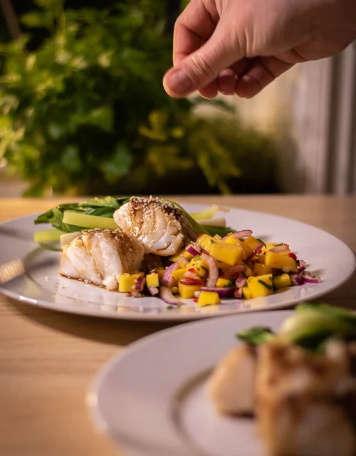 Dampet torsk med mangosalsa